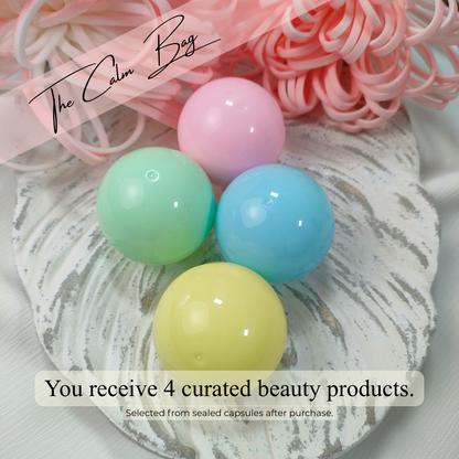 Vier versiegelte Beauty-Kapseln der Calm Bag – Beauty Überraschungsbox mit 4 zufällig ausgewählten Make-up Tools und Beauty Accessoires.
